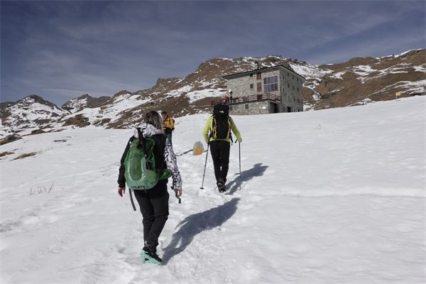 Rifugio Arp (AO) con Cai Cusano M.