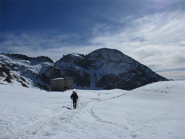 Rifugio Arp (AO) con Cai Cusano M.