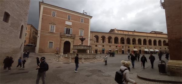 Frasassi e dintorni (AN)