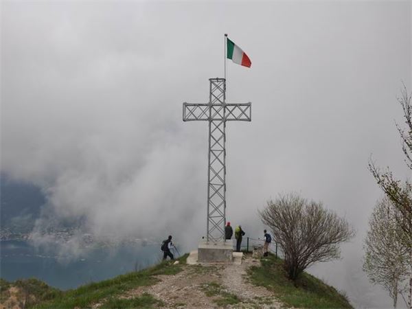 Monte Magnodeno - Rif. Alpinisti Monzesi (LC)