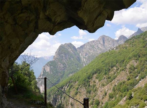 Costiera dei Cech
Sentiero dei Partigiani (SO)
