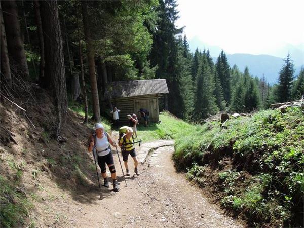 TREKKING ALTA VIA DEI PASTORI - DOLOMITI
