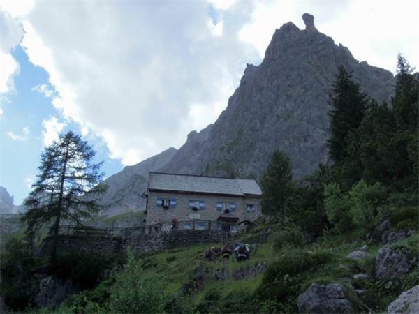 TREKKING ALTA VIA DEI PASTORI - DOLOMITI