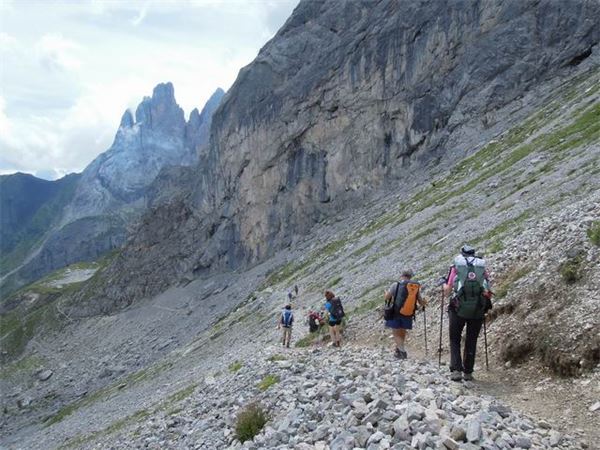 TREKKING ALTA VIA DEI PASTORI - DOLOMITI