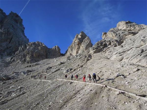 TREKKING ALTA VIA DEI PASTORI - DOLOMITI