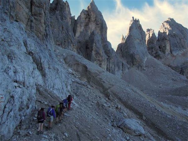 TREKKING ALTA VIA DEI PASTORI - DOLOMITI