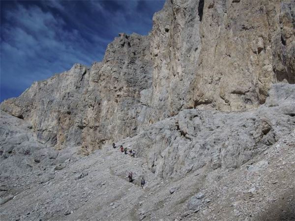 TREKKING ALTA VIA DEI PASTORI - DOLOMITI